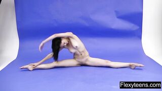 Show of Flexyteen Markova continues