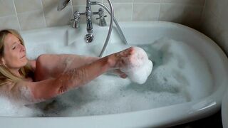 A Simple Soak in the Bath for Beenie B with a little tease along the way