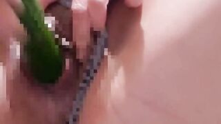 Vegetable insertion masturbation Masturbation with a long and thin cucumber is too pleasant and a large amount of squi