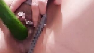 Vegetable insertion masturbation Masturbation with a long and thin cucumber is too pleasant and a large amount of squi