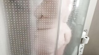 Karcelyne takes a shower after club sex