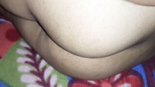 Desi bhabhi ki badi gand me hath laga ke maza lia. Indian big ass lover.