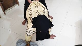 Punjab Muslim Hot Aunty Was Cleaning The House When Neighbor Boy Saw Her And Fucked - Desi Sex