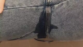 She pees in her jeans and makes him excited