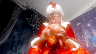 Mrs.Bad Santa' s StrapOn Slave