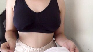 FETISH TINY WAIST- Cute 18 years old latina, brush her hair and read OnlyFans:studentwhoneedsmoney