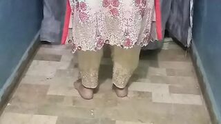 Pakistani Chubby girl stripping