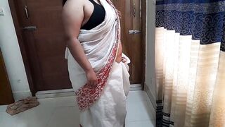 (Tamil hot aunty saree striping) Aunty Ko Jabardast Chudai aur maja karti hua - Hindi Clear Audio