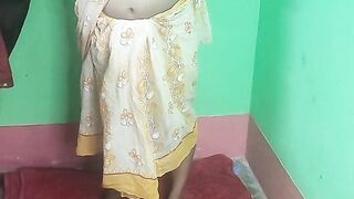 Indian sexy bhabi Sruti walking on floor in shree and showing pussy