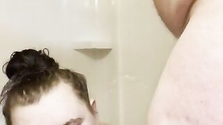 Boyfriend Pisses on BBW in shower