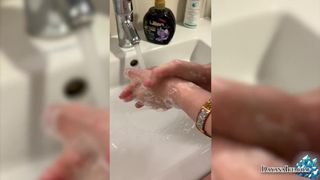 I Washing my Hands after Shop #SCRUBHUB