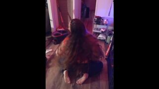 White Girl Twerking and Shaking Ass