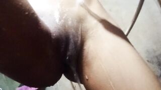 Hot Amateur Homemade Video pee and bathing