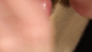 Wet and SPITTY BLOWJOB CLOSE UP AMATEUR COUPLE, finish in her mouth