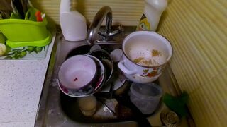 TikTok Sucking cock in the kitchen for washing dishes