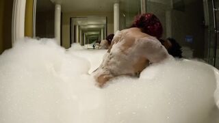 Fucking a slut at a resort in a bubble bath