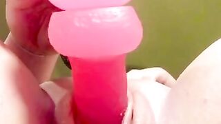 Fat pussy with huge lips solo masterbating