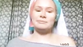 Redhead girl show boobs after shower on periscope