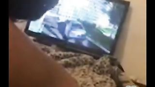 Girls playa videogames while doing a blowjob on periscope