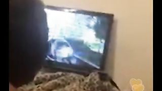 Girls playa videogames while doing a blowjob on periscope