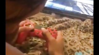 Girls playa videogames while doing a blowjob on periscope