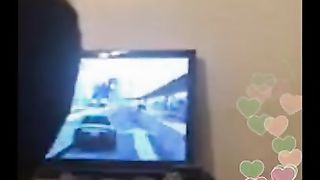 Girls playa videogames while doing a blowjob on periscope