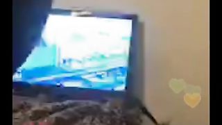 Girls playa videogames while doing a blowjob on periscope