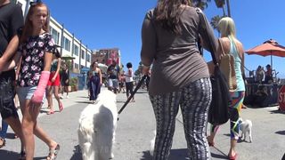 MATURE JIGGLY CLAP IN DESIGNER LEGGINGS