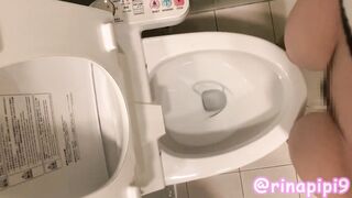 【現役JD】トイレで立ちションしてみた♡