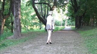 A walk without panties under a mini skirt