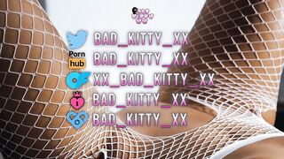 BadKittyXX - Fist Me Deep (Full on FS & MV)