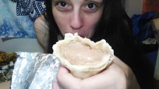 Naked Horny Hairy Camgirl PinkMoonLust Eats a Bean Burrito Because She's a Fetish Fart Queen Feeder