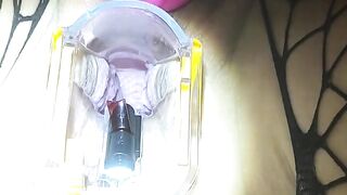 Watch her PUSSY PULSE through a SPECULUM while she CUMS