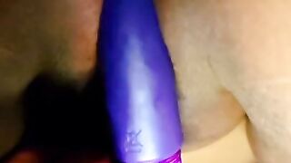 Big Ass Latina Squirts All Over The Bed While Playing With Pusssy