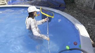 Onesie Wetlook in the Pool