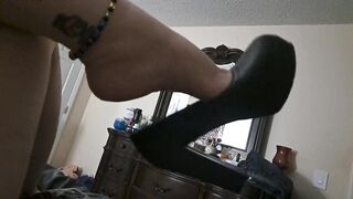 Milf angles her new heels while laying in bed