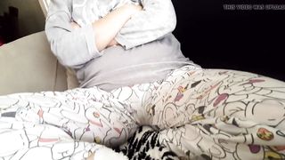 Gf's nice crotch shot, irty pussylines without panty