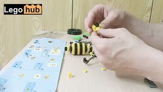 Building an Awesome Lego Bee while Stuck at Home because of the Coronavirus