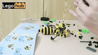 Building an Awesome Lego Bee while Stuck at Home because of the Coronavirus