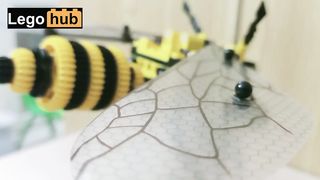 Building an Awesome Lego Bee while Stuck at Home because of the Coronavirus