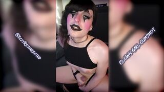 Goth Clown Girl has an EXPLOSIVE cumshot (IzzyResurrected)