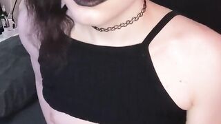 Goth Clown Girl has an EXPLOSIVE cumshot (IzzyResurrected)