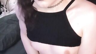 Goth Clown Girl has an EXPLOSIVE cumshot (IzzyResurrected)