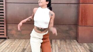 Famous slut OF content dance video leaked