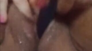 Real clit and pussy orgasm, chubby mom masturbates and enjoys it immensely