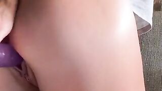 Dildo makes her Moan