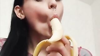 Brunette Trains How to Sucking Your Dick Correctly