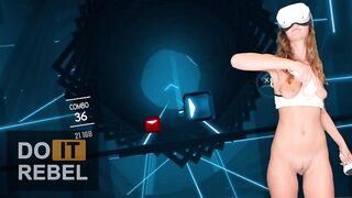 Sexy Girlfriend Play Beat Saber Naked on Oculus Quest 2