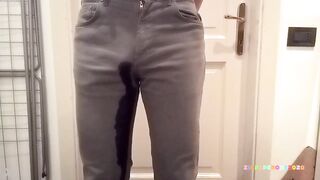 Ziopaperone2020 - PISS - I piss myself with my jeans on