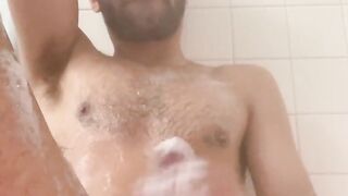 Large Dick Lightskin Feels Himself In His Shower